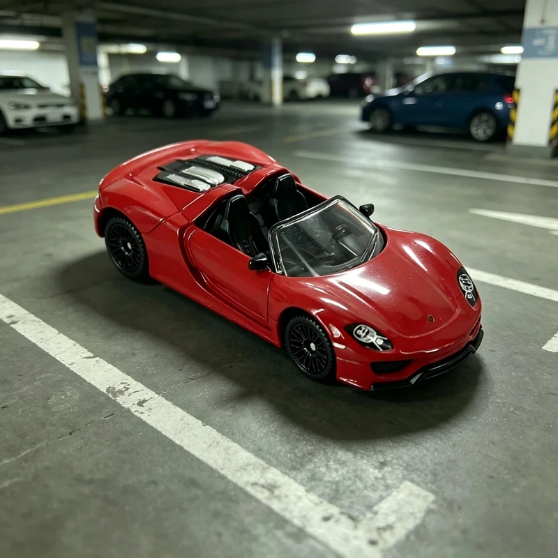 

CCA 1:61 simulation Porsche 918 Spyder alloy convertible supercar model suitable for collection and can be given as a gift