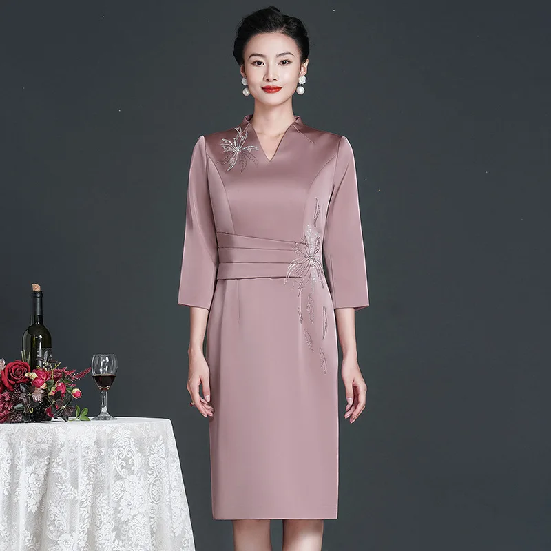 

Yourqipao 2022, осенний новый элегантный китайский традиционный Cheongsam с v-образным вырезом и железными бриллиантами для матери невесты Qipao