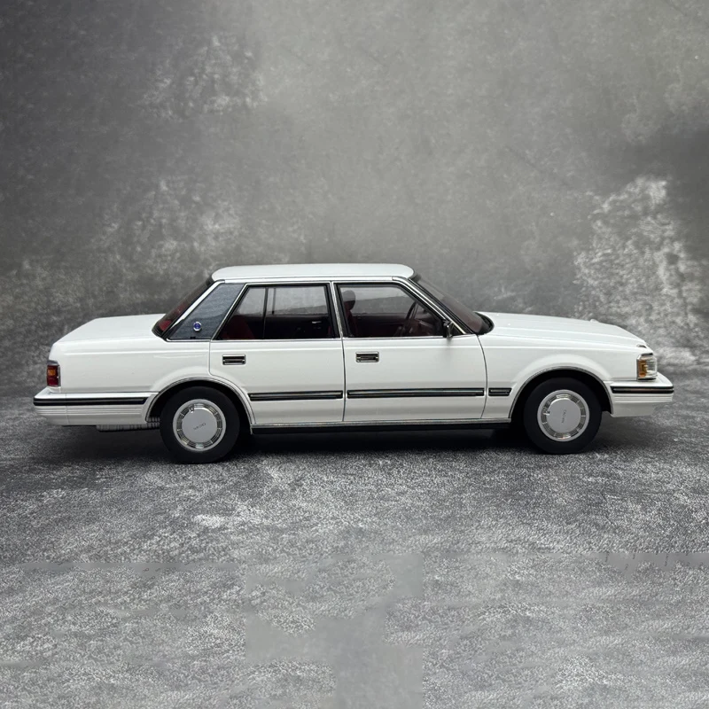 Toyota Crown MS122 – jouets en alliage moulé sous pression, échelle 1:18, voitures Vintage, modèle classique nostalgique, Souvenir pour adultes, cadeaux, affichage statique