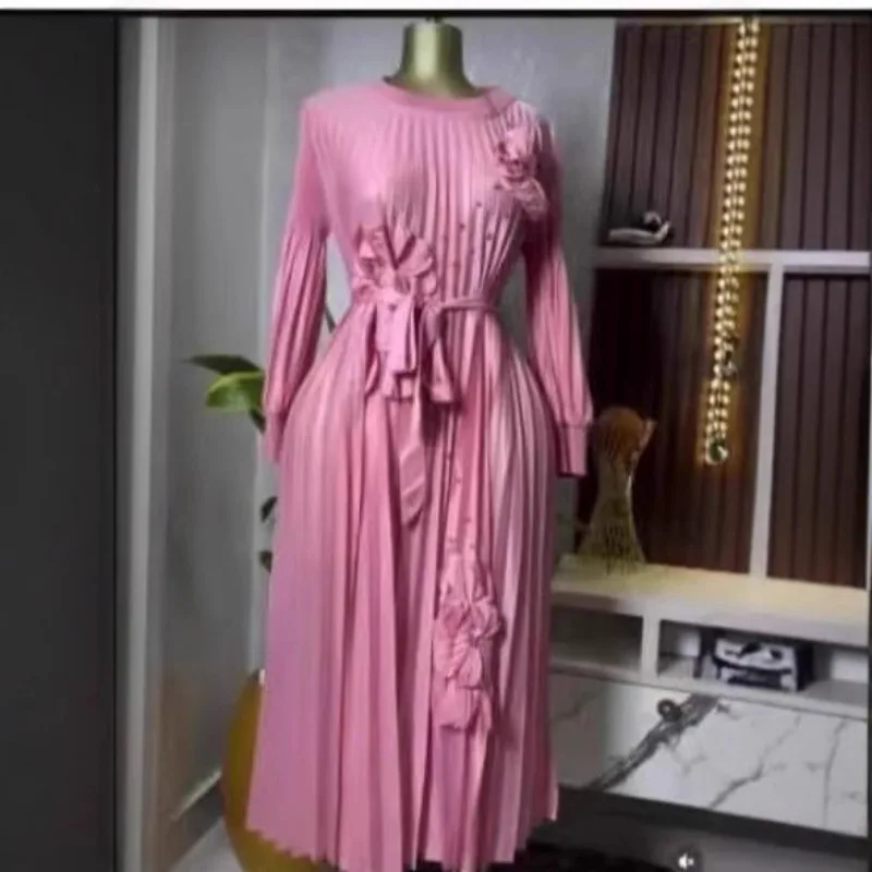 Sukienka Miyake Plisowana Jednolita Kolor Lampionowy Rękaw Ręcznie Robione Koraliki Ozdobne Kwiaty Okrągły Dekolt Afrykańska Luźna Sukienka Nowość Lato 2025