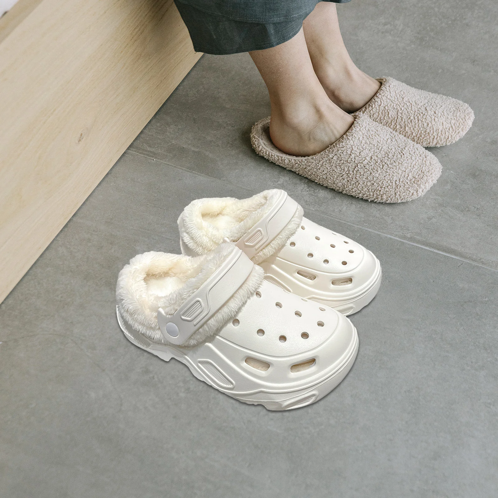 2 paia di copriscarpe in pile fodera zoccoli staccabili scarpe sottopiede interno acqua peluche cotone calore pantofola fodera sandalo che indossa uomo