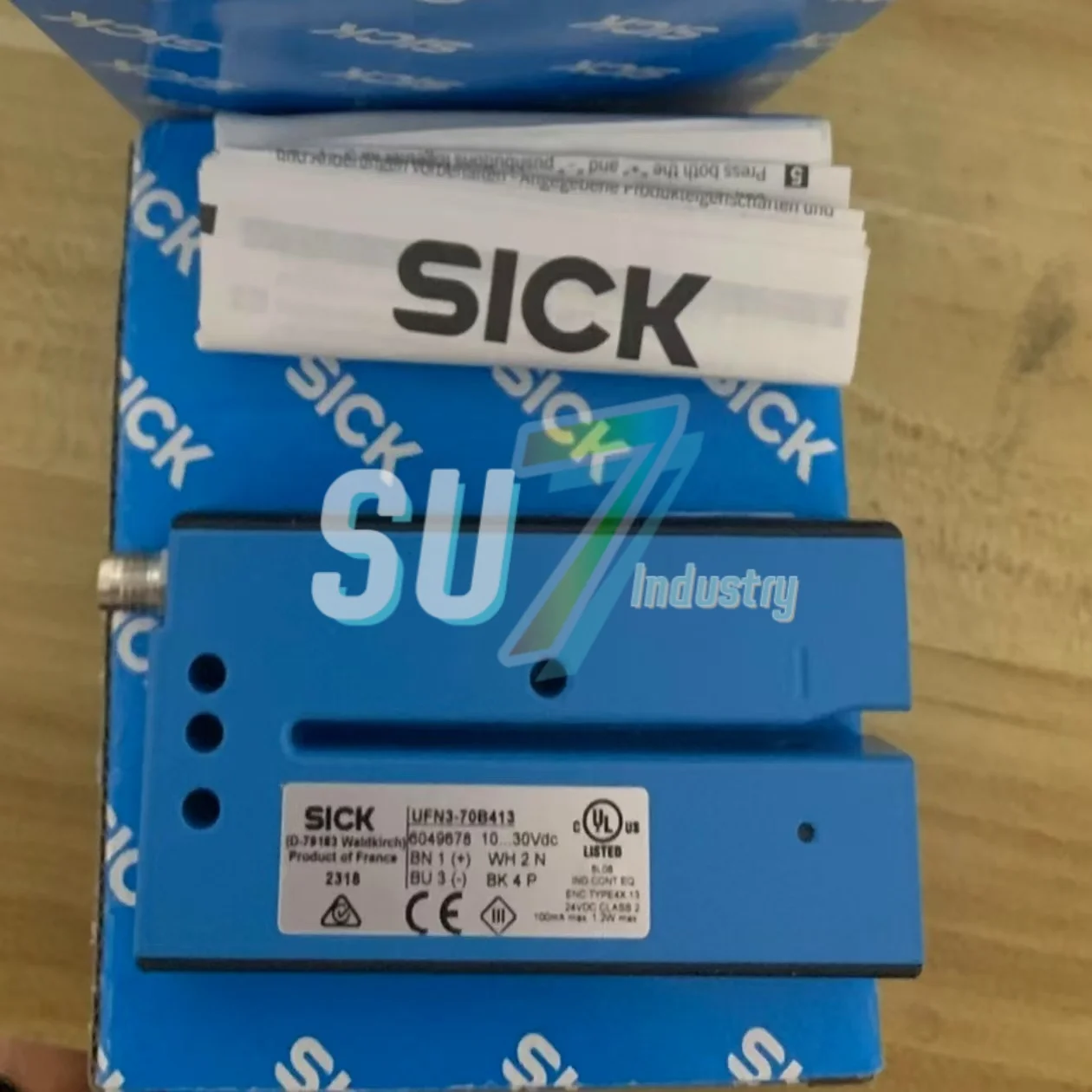 

UFN3-70B413 Ultrasonic Sensors New In Box