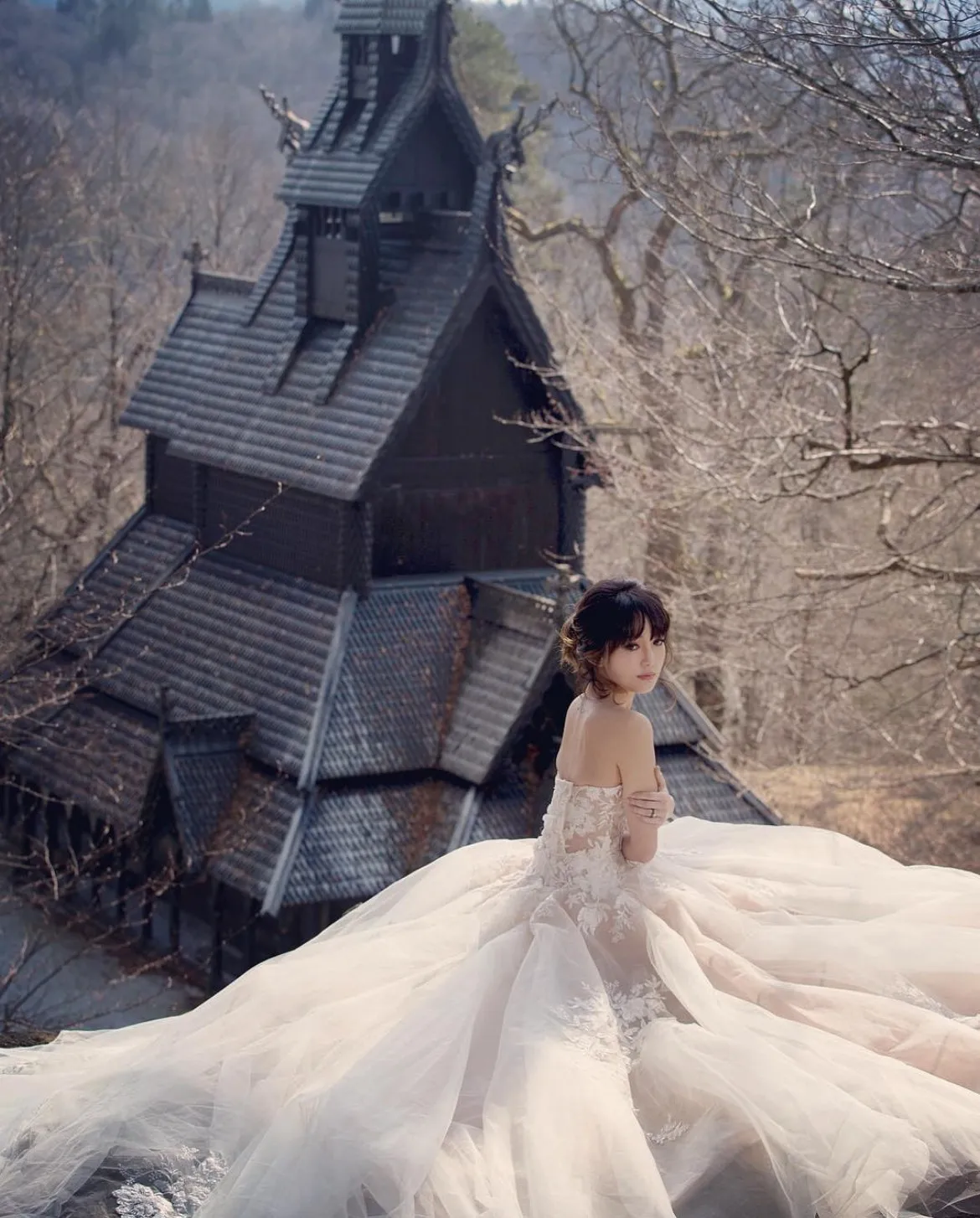 Customized 2026 White Princess Dress With Sweetheart Neckline Backless Shoulder Lace Decal Decoration And Embroidered Yarn Skirt