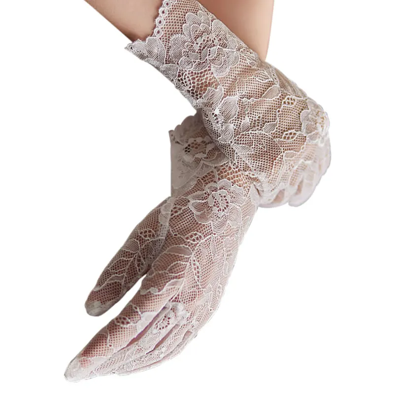 WG121 Delicate White Lace Bridal Gloves Finger Wrist Short Wedding Pageant Prom Perform Handmade Women Gloves