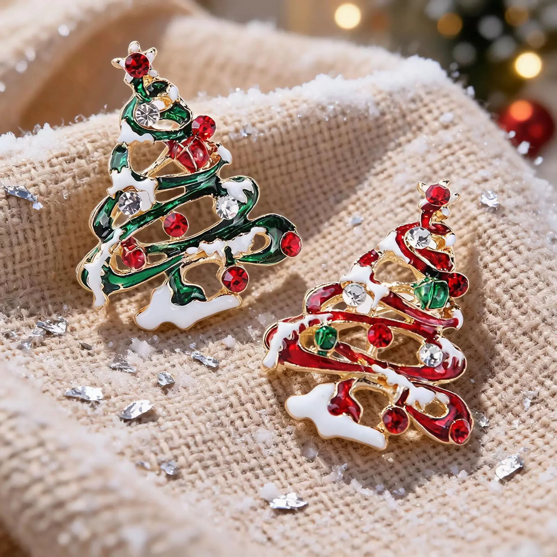 Fashion Enamel Rhinestone Christmas Tree Brooches Women Coat Clothing Badges Jewelry Accessries