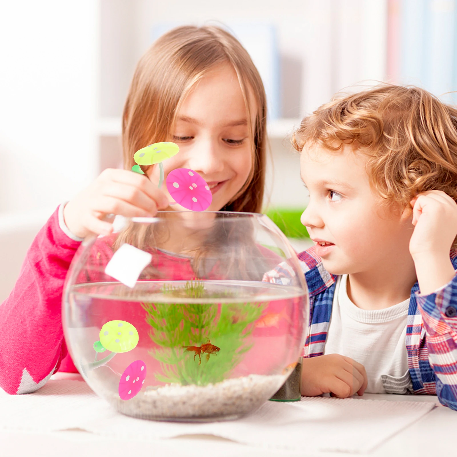 

Lightweight Durable Silicone Betta Fish Leaf Bed Lifelike Double Layer Decorative Aquarium Ornament