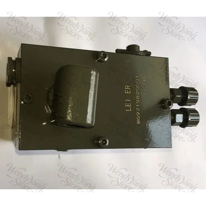 

Suitable for Lifting Pump Cab Manual Hydraulic Oil Pump Cylinder Motor WG9719820001