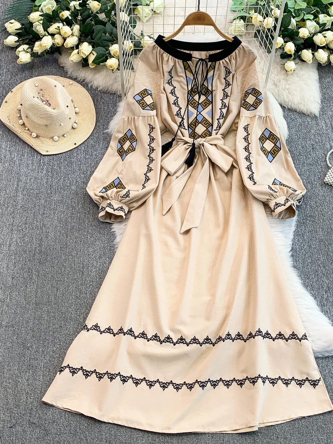 Böhmisches besticktes Kleid für Damen, Herbst/Winter, Laternenärmel, gebundene Taille, schlankmachendes Maxikleid, Leinen-Baumwollmischung, DS258