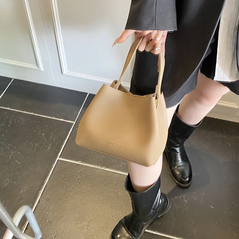 Elegant Shoulder Bag 2025 New for Women, Luxury Soft Touch Crossbody Purse, Fashionable Cloud-like Bucket for All Occasions