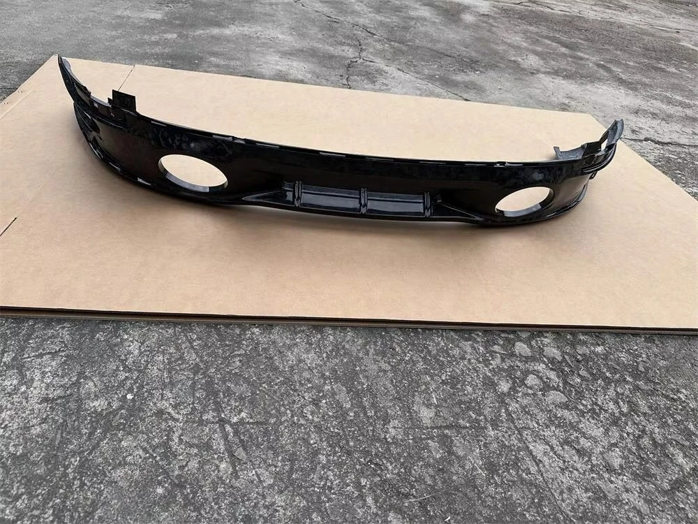 Car Body Kit OEM Style Dry Forged Carbon Fiber Rear Diffuser Rear Lip for  911 992 Turbo S 2-Door 2019-2020
