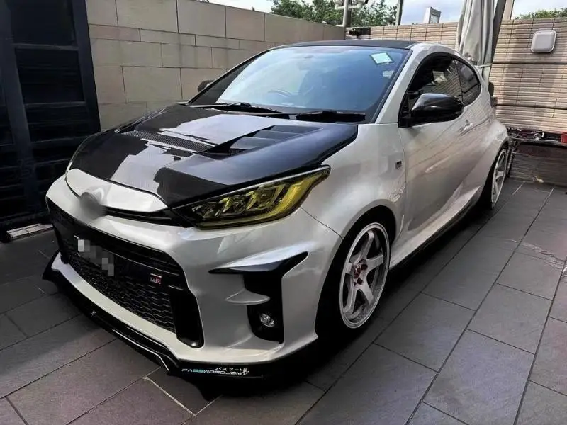 

Крышка двигателя из углеродного волокна для 2020 2021 2022 TOYO GR YARIS MXPA12 GXPA16, обновленная крышка двигателя в стиле VRS, автозапчасти