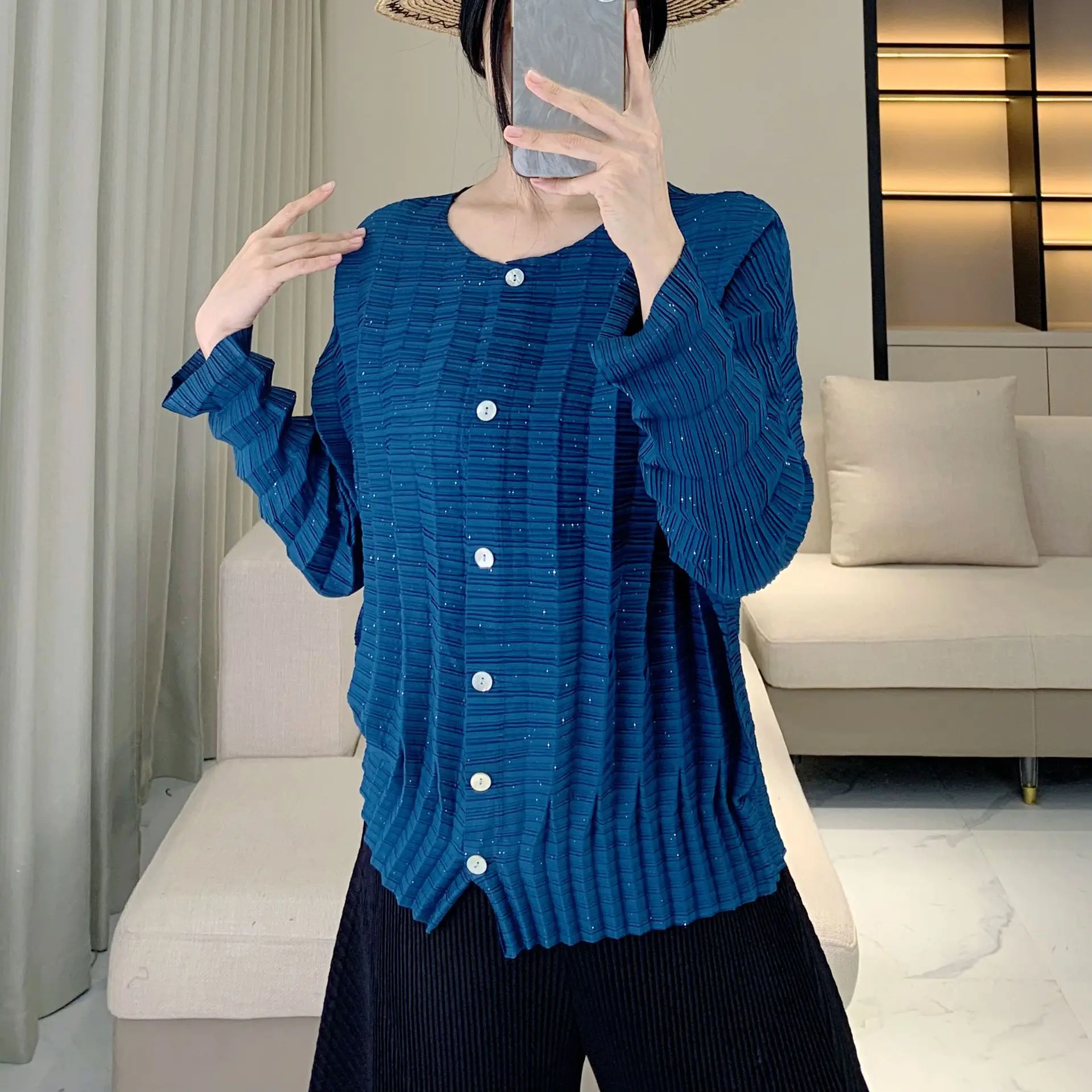 Miyake Pleated Gray Shirt Female 2025 Spring and Autumn New Thin Section Thin Age Reduction Short Jacket Loose Plus Size Shirt