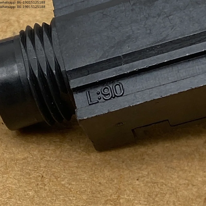 

6,35-мм стереофонический разъем, большой трехконтактный разъем 6,5 мм для микрофона (мама)