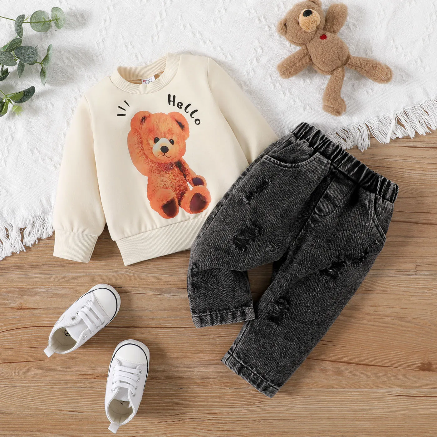 

PatPat 2pcs Baby Boy Bear Print Long-sleeve Sweatshirt and Ripped Jeans Set