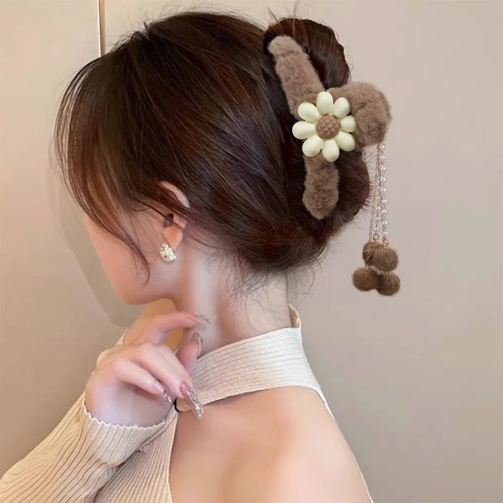 Korean style Plush Crab hair clip women's  accessories  bow grab claw clips tassel Pendant furry ball hair pins lovely hairpin