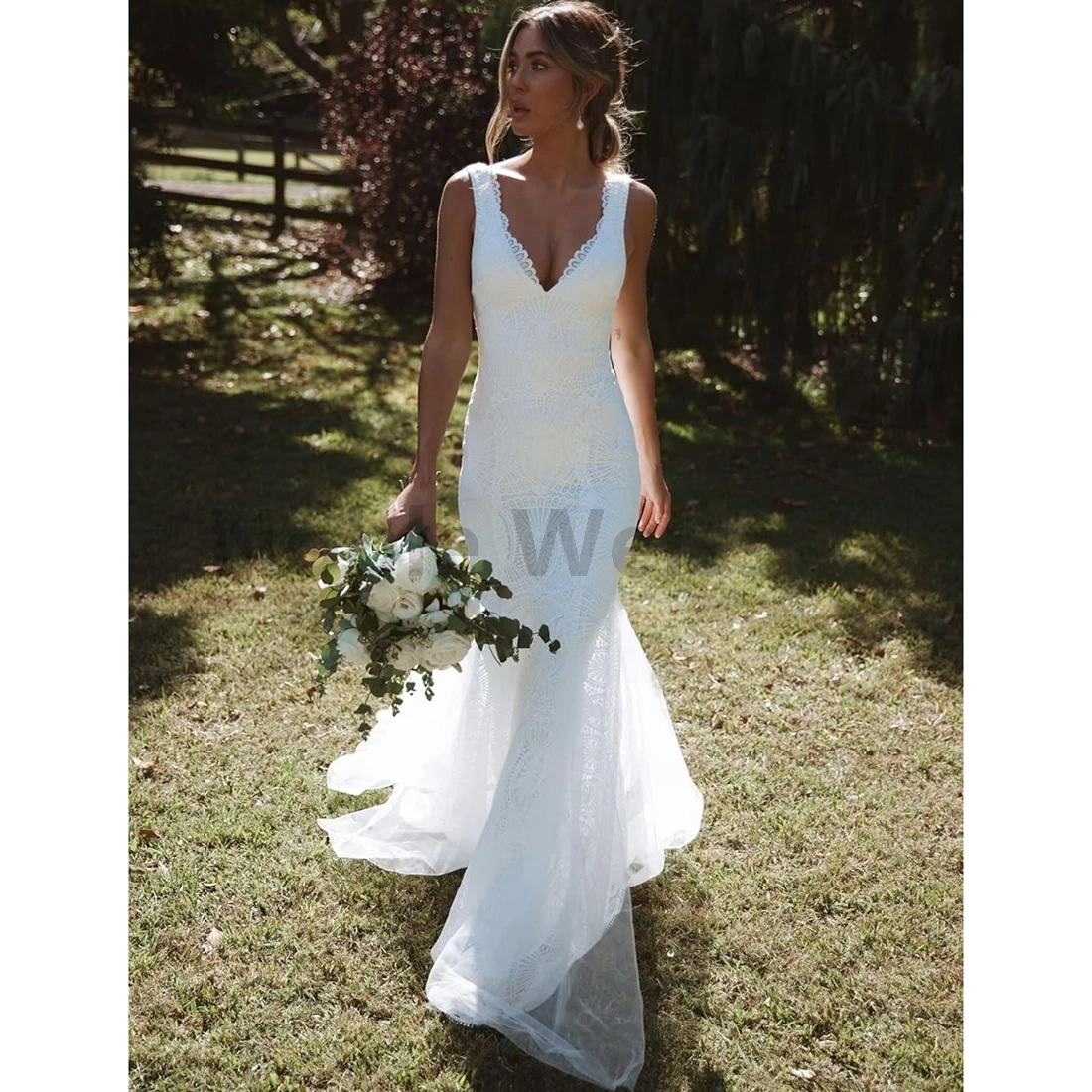 

V-Neck Lace Backless Women's Wedding Dress Mermaid Bridal Gown with Train Customize