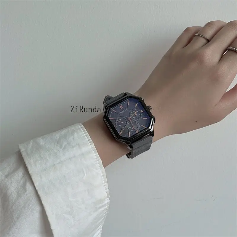 Montre modèle homme, grand cadran carré adolescent, tendance personnalisée et montre à quartz cool