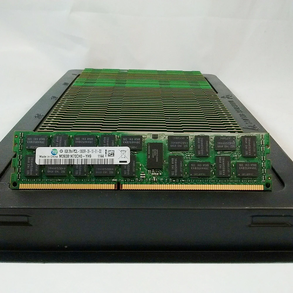 

1 pcs M393B1K70CH0-YH9 For Samsung RAM 8G 2RX4 PC3L-10600R Server Memory Fast Ship High Quality 8GB 1333 DDR3L