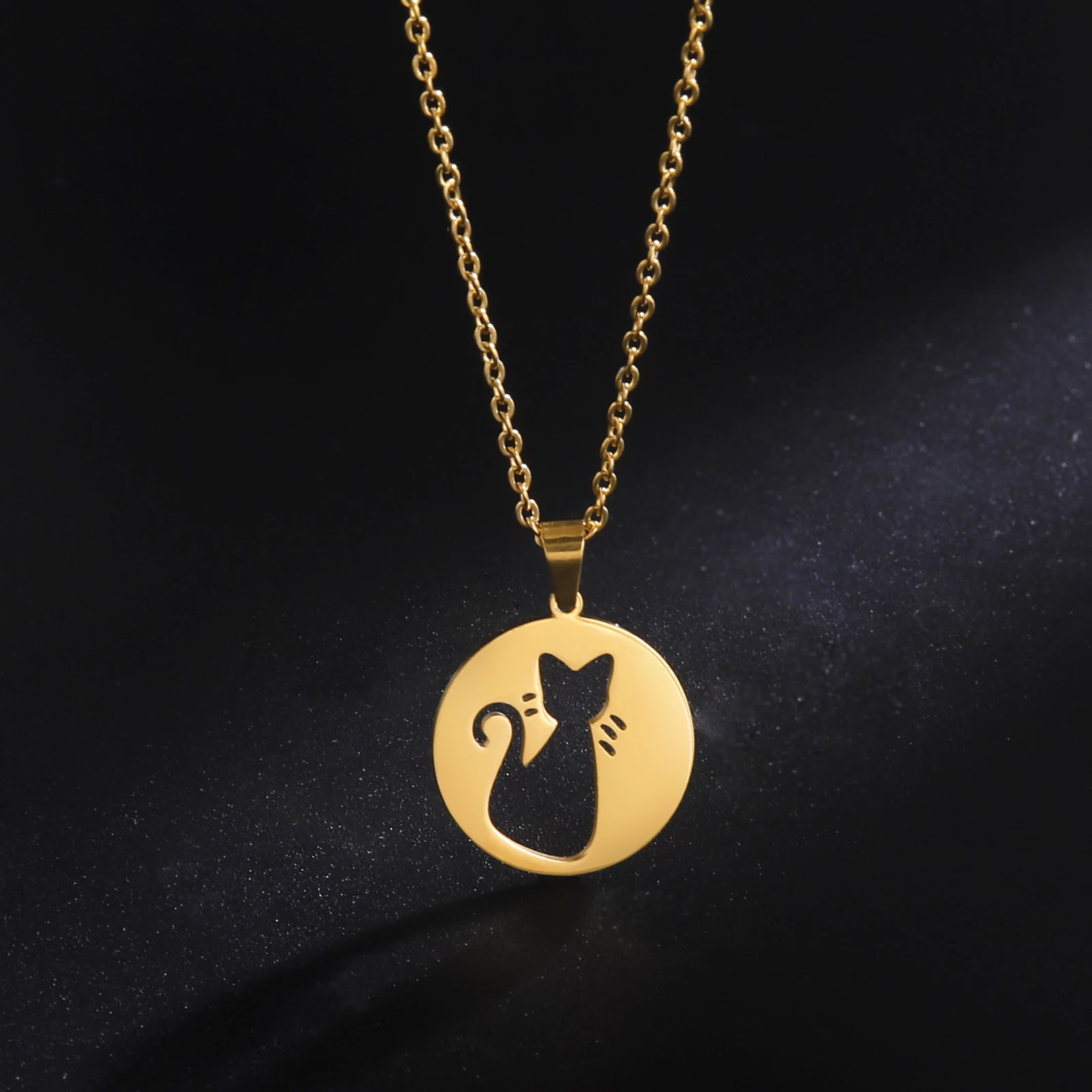 Cazador Gold Color Cute Animal Cat Kitten Necklace for Women Stainless Steel Round Pendant Jewelry Necklace Birthday Gift 2024