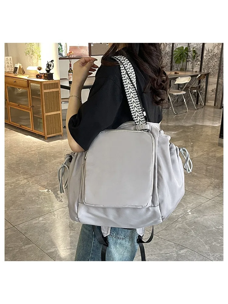 Nylon-Umhängetasche, einfarbig, modisch, vielseitig, tragbar, Mama-Tasche, große Kapazität, Reisetasche – Detail 3