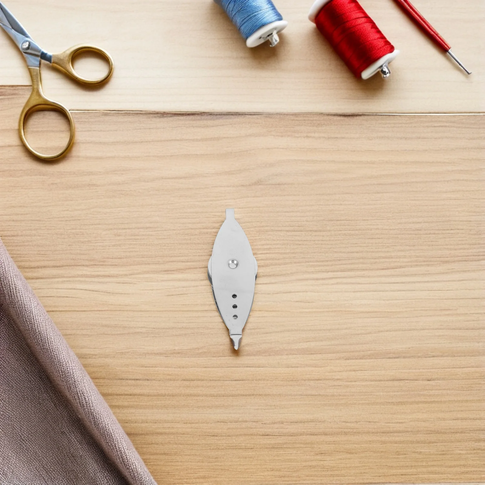 

4Pcs Silver Metal Tatting Shuttle Set Beginner Portable Tatting Tool Lace Weaving Shuttle Craft Supplies Weaving Tools