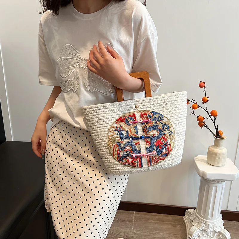 Fashionable Woven Shoulder Bag for Women with Large Capacity