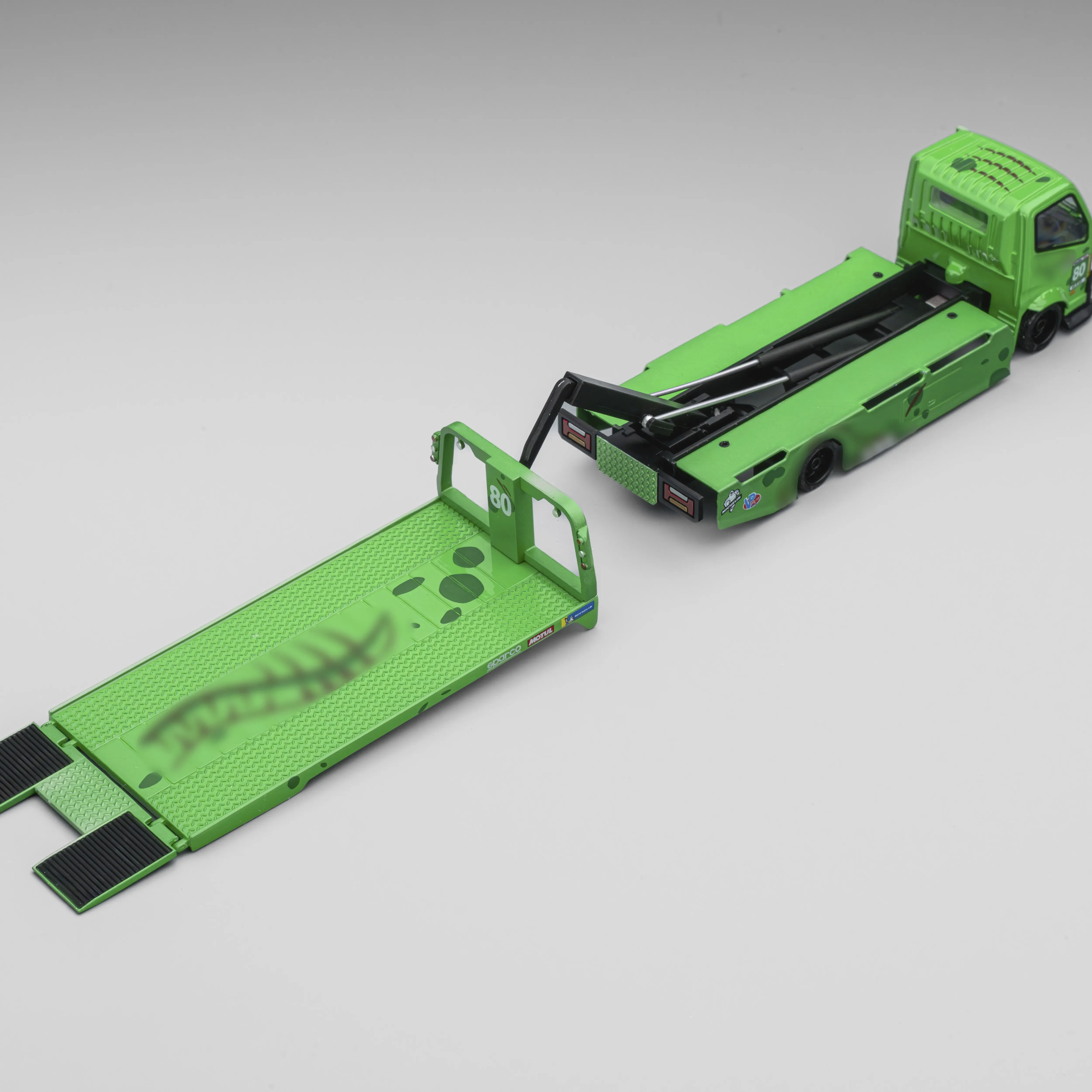 New In Stock Mega Gear MG 1:64 Green Pink Dinosaur Custom Tow