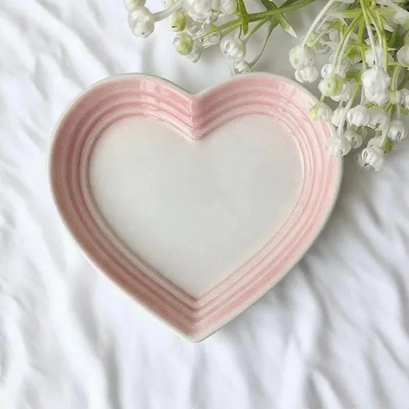 

12cm Gradient Heart-shaped Ceramic Dishes, Underglaze Color Simple Tableware,Dip Dish Desserts Snacks Plate Utensils for Kitchen