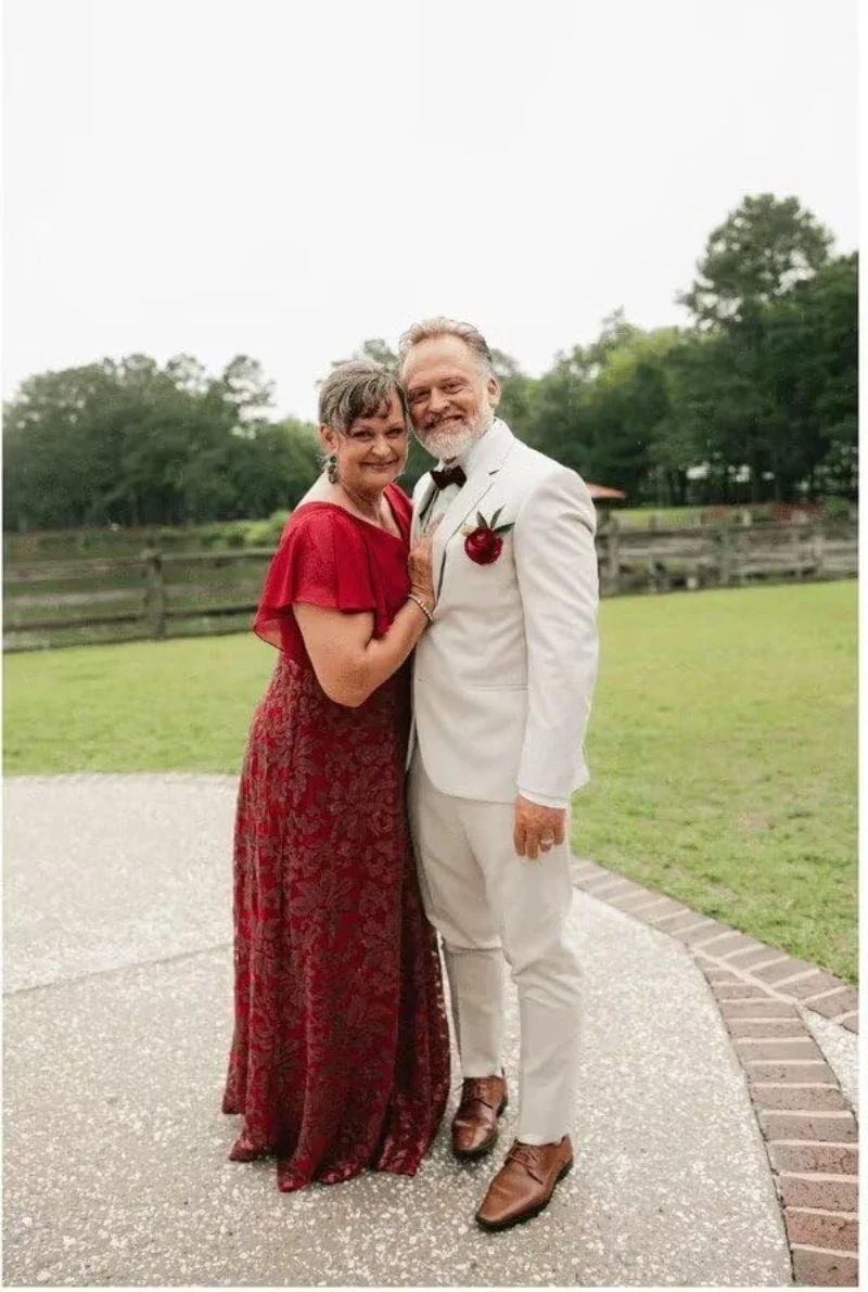 Блестящие пайетки Платья для матери невесты с развевающимися рукавами Плиссированное вечернее платье