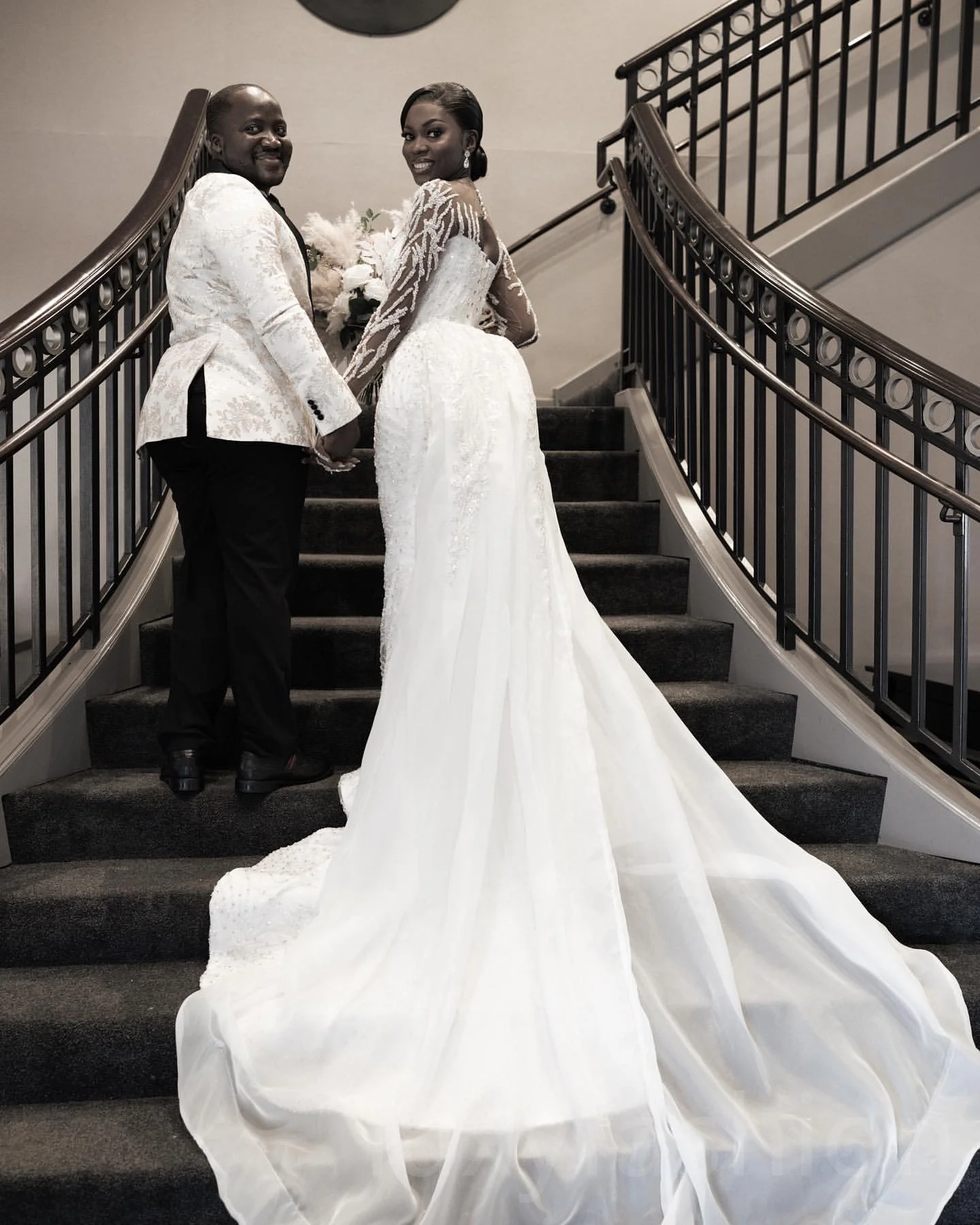 Customized Sheer Neck Shinny Beads Crystals Mermaid Wedding Dress Robe De Mariée Long Sleeve Aso Ebi Luxury  Bridal Gown