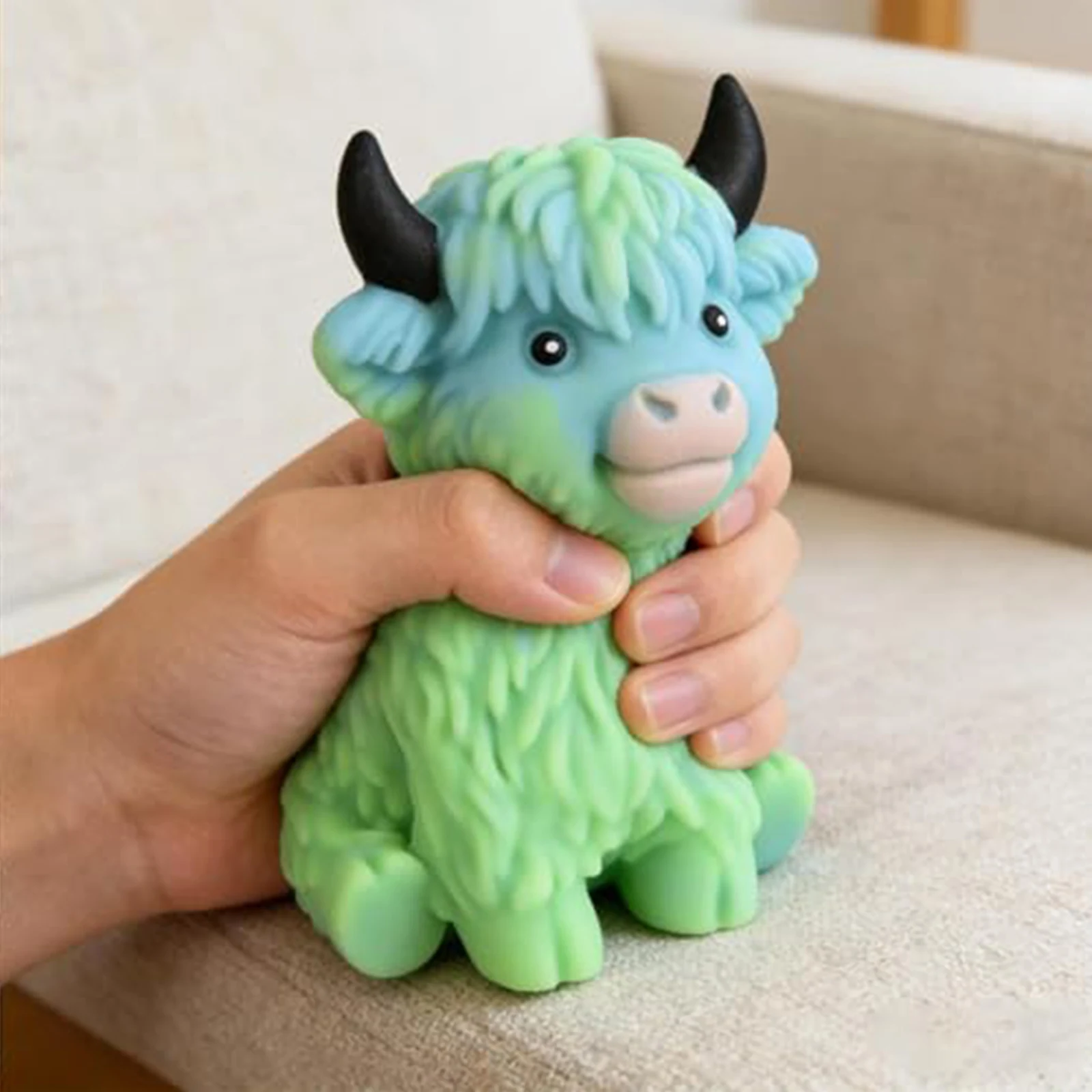 Adult Cute Cow Squeezable Stress Balls Lightweight Cow Squeeze Toys Gradient for Daily Office Work Indoor Leisure Occasions