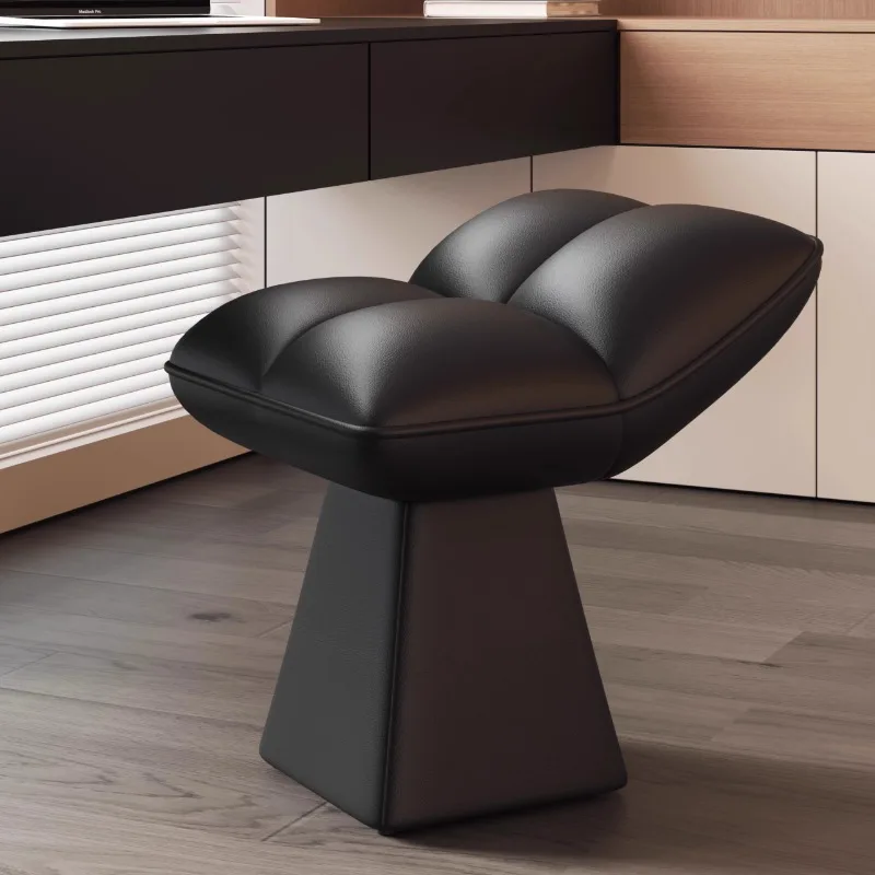 

Designer Vanity Stools Leather Makeup Chair for Bedroom Luxury Entryway Ottoman Compact Living Room Seat Nail Salon Stools
