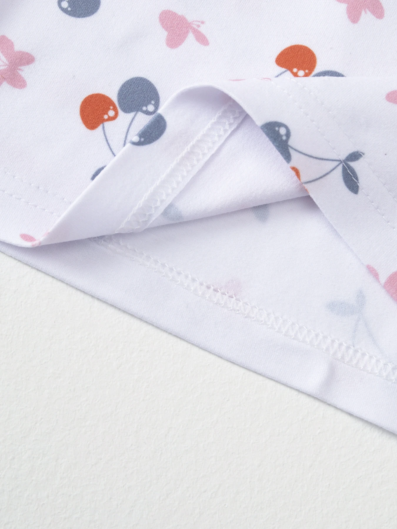 4-teiliges Set süßer und niedlicher bedruckter Camisole-Westen für Mädchen für alle Jahreszeiten, bequeme Unterweste, ärmelloses Oberteil für Kinder. – Detail 26