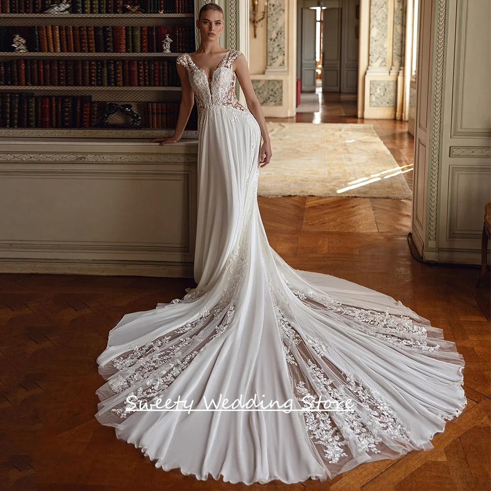 Robe de mariée romantique personnalisée, manches cape, col en V profond, paillettes appliquées, traîne Court, robe de mariée en mousseline de soie pour femmes