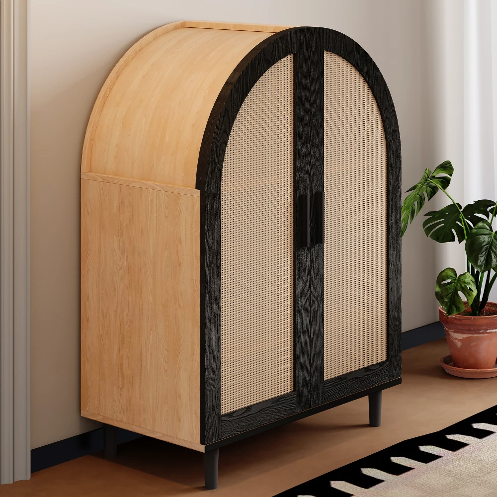 Elegantes Sideboard/Schuhschrank mit abgerundeten Außentüren, gebrochenen Rattan und drei Regalen. – Detail 3