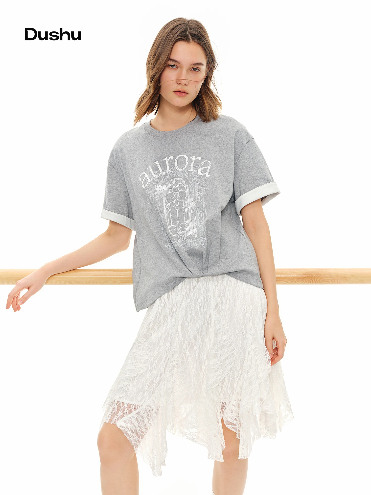 Camiseta Casual Estampada DUSHU, Solta e Irregular, Nova Chegada de Verão 2026, Fashion e Versátil, Gola Redonda, Manga Curta, Uso Diário