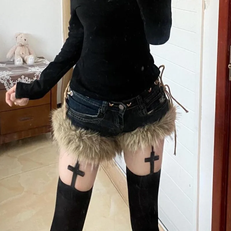 

Шорты Y2K: дизайнерские, пышные, с декоративными вставками, джинсовые, на бретелях, весна 2026, новые, в стиле Spice Girl, с низкой посадкой, ультракороткие.