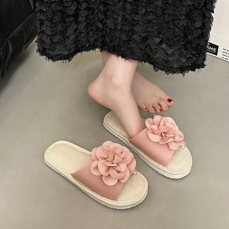 2026 New Women's Outdoor Leisure Holiday Style Beach Flip-flops Summer Floral Decoration Soft Bottom Light Plus Size Flip-flops view 6