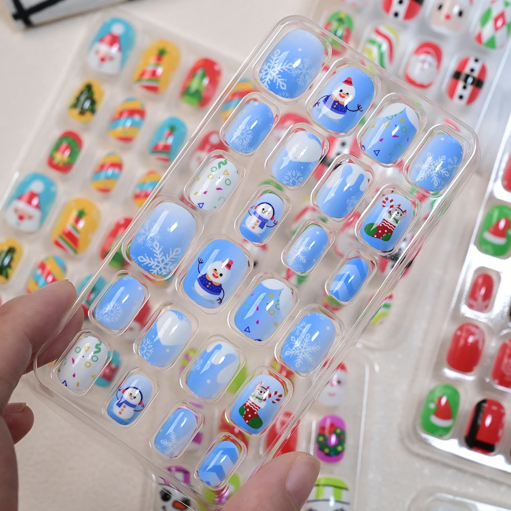 24 Teile/schachtel Mädchen Nette Weihnachten Kurze Gefälschte Nägel Kawaii Santa Claus Schneemann Elch Falsche Nägel Abnehmbare Volle Abdeckung Drücken Auf Nägel