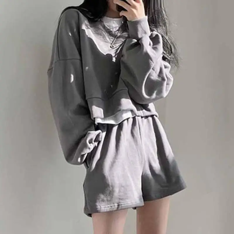 한국 세트 레이지 브이넥 풀오버 스웨트셔츠 세트 루즈핏 긴팔 캐주얼 라운지웨어 세트 하이웨이스트 와이드 레그 쇼츠 아웃핏