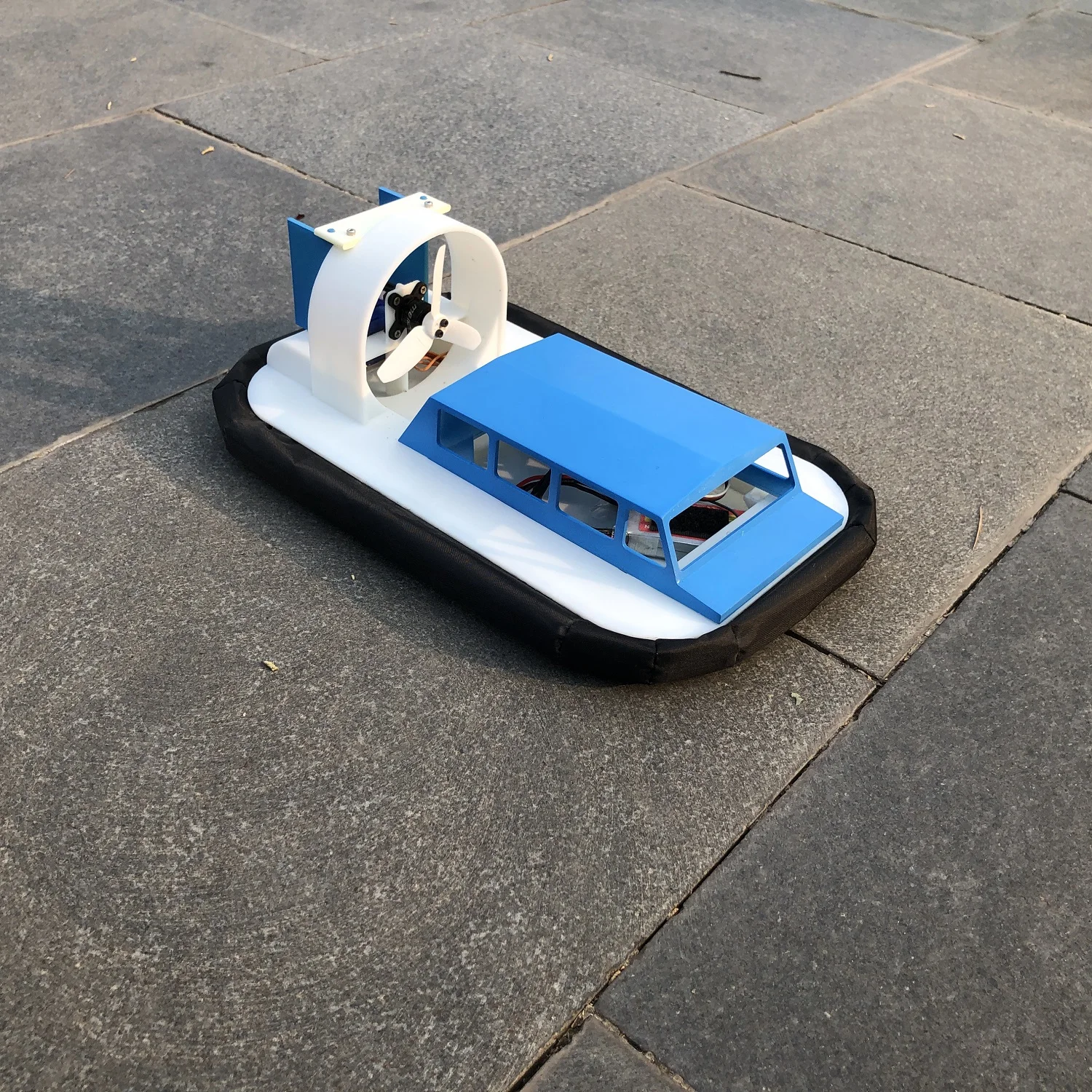 

Новый пульт дистанционного управления DIY-амфибия на воздушной подушке, лодка с дистанционным управлением, ветроэнергетическая модель лодки, радиоуправляемая модель с дистанционным управлением, игрушки