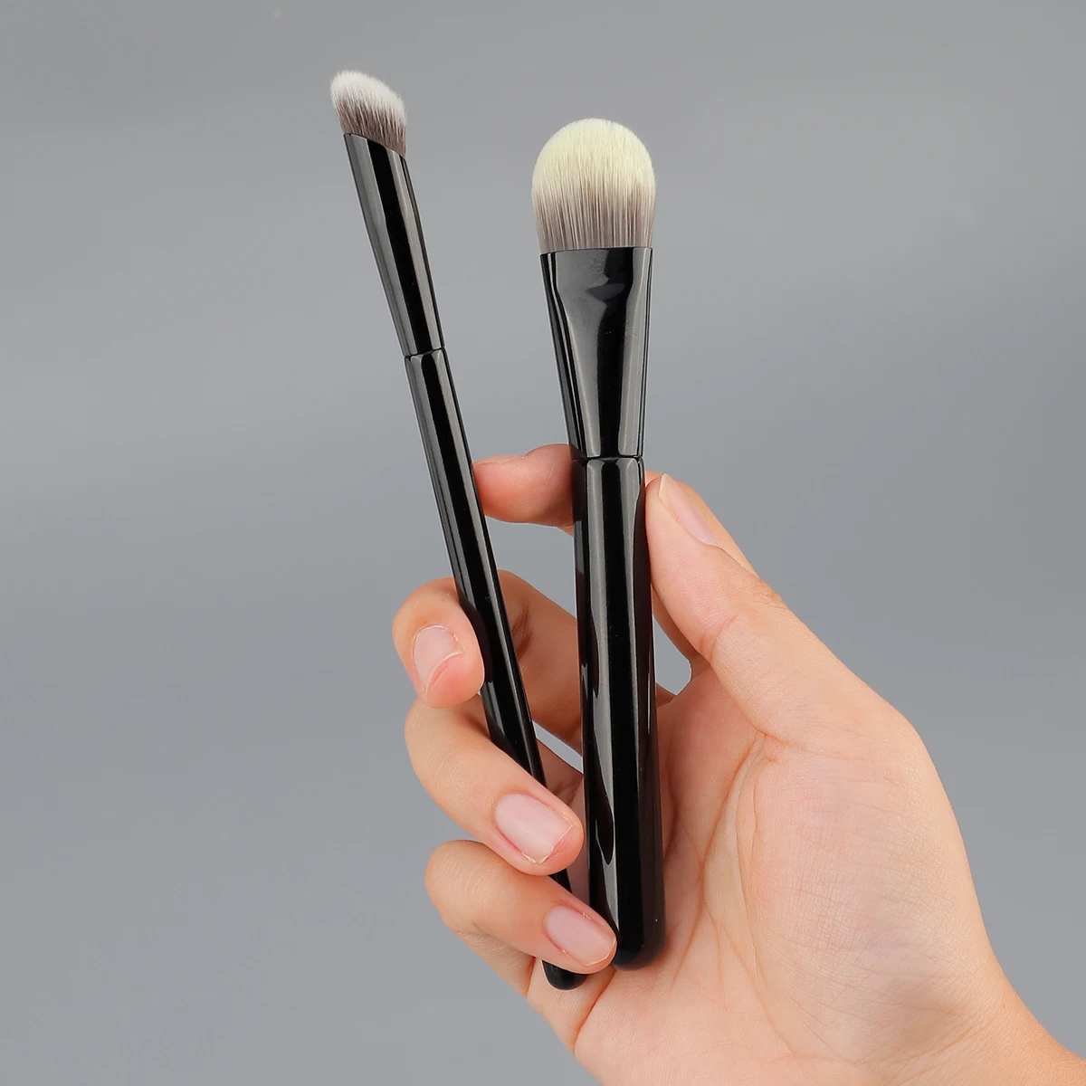 プロフェッショナルファンデーションブラシ 47 ブルームヘッドリキッドファンデーションシャドウコンシーラーブラシ女性フェイスベースメイクアップ美容ツール