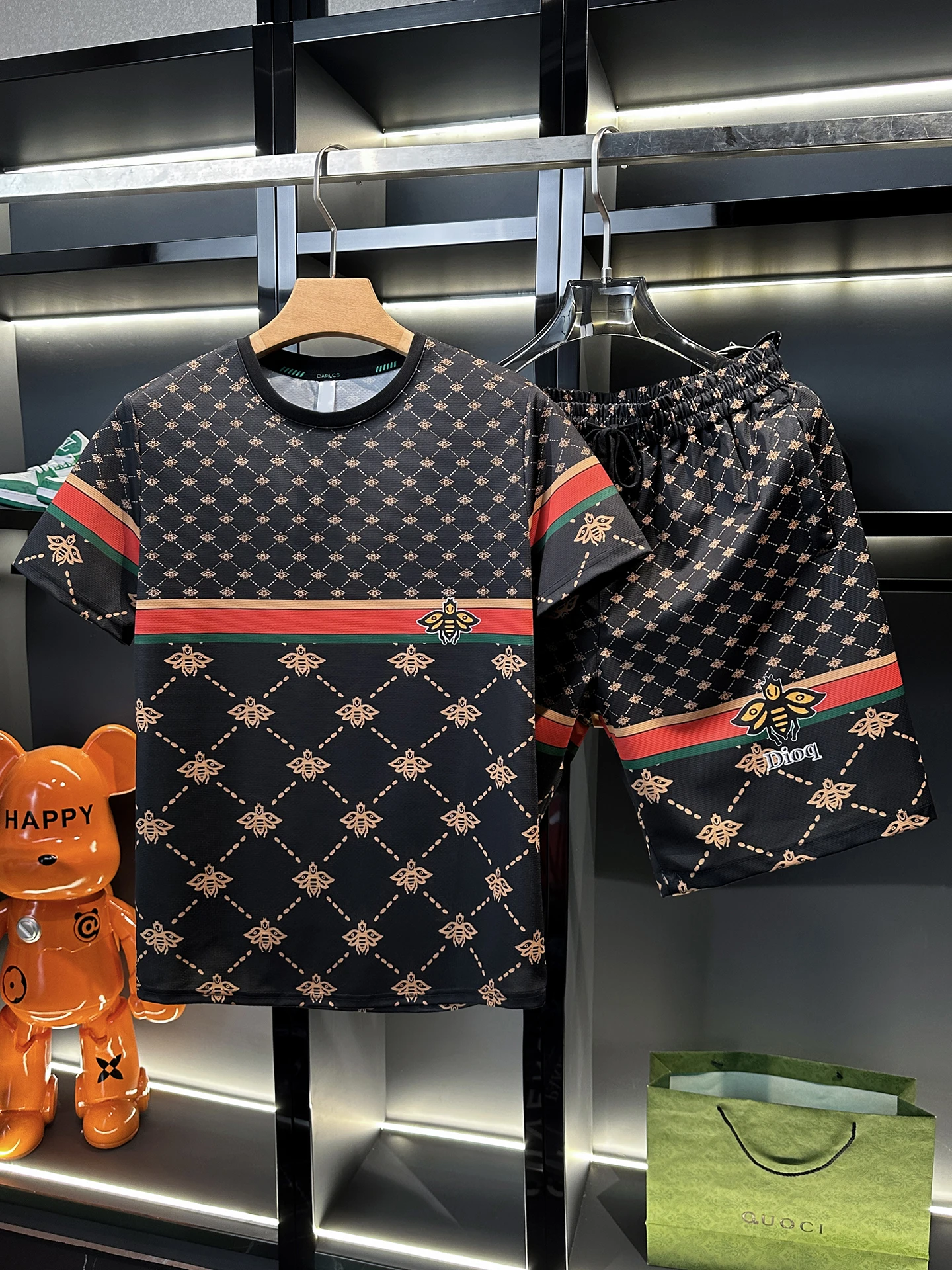 2025年夏新作-アイスシルク-カジュアル-ルーズ-メンズ-半袖tシャツ-ショートパンツ-セットアップ-おしゃれなツーピーススーツ-ティーンエイジャー向け