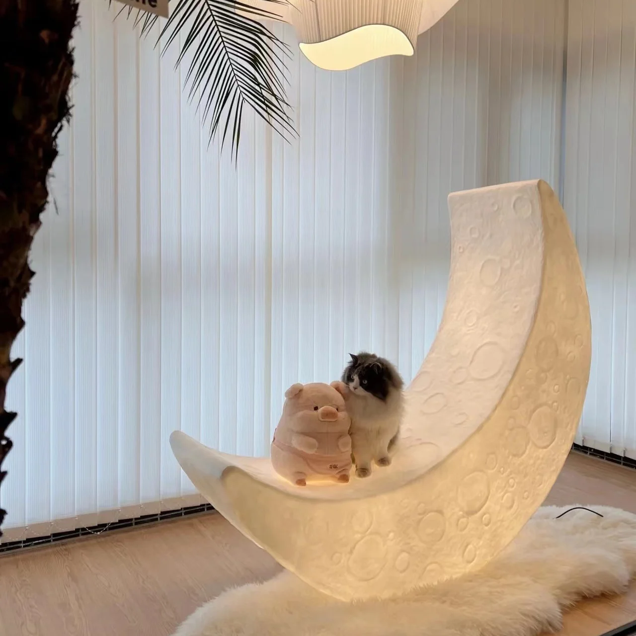 Designer luminous moon chair, crescent lounge chair, bedroom living room atmospheric floor lamp