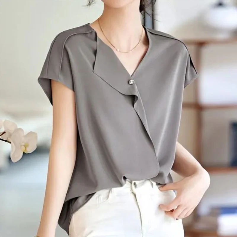 Summer New Solid Color Fashion Casual Loose Appear Thin Lady Short Sleeved Shirt Grey Grace Temperament Young Style Women\'s Top