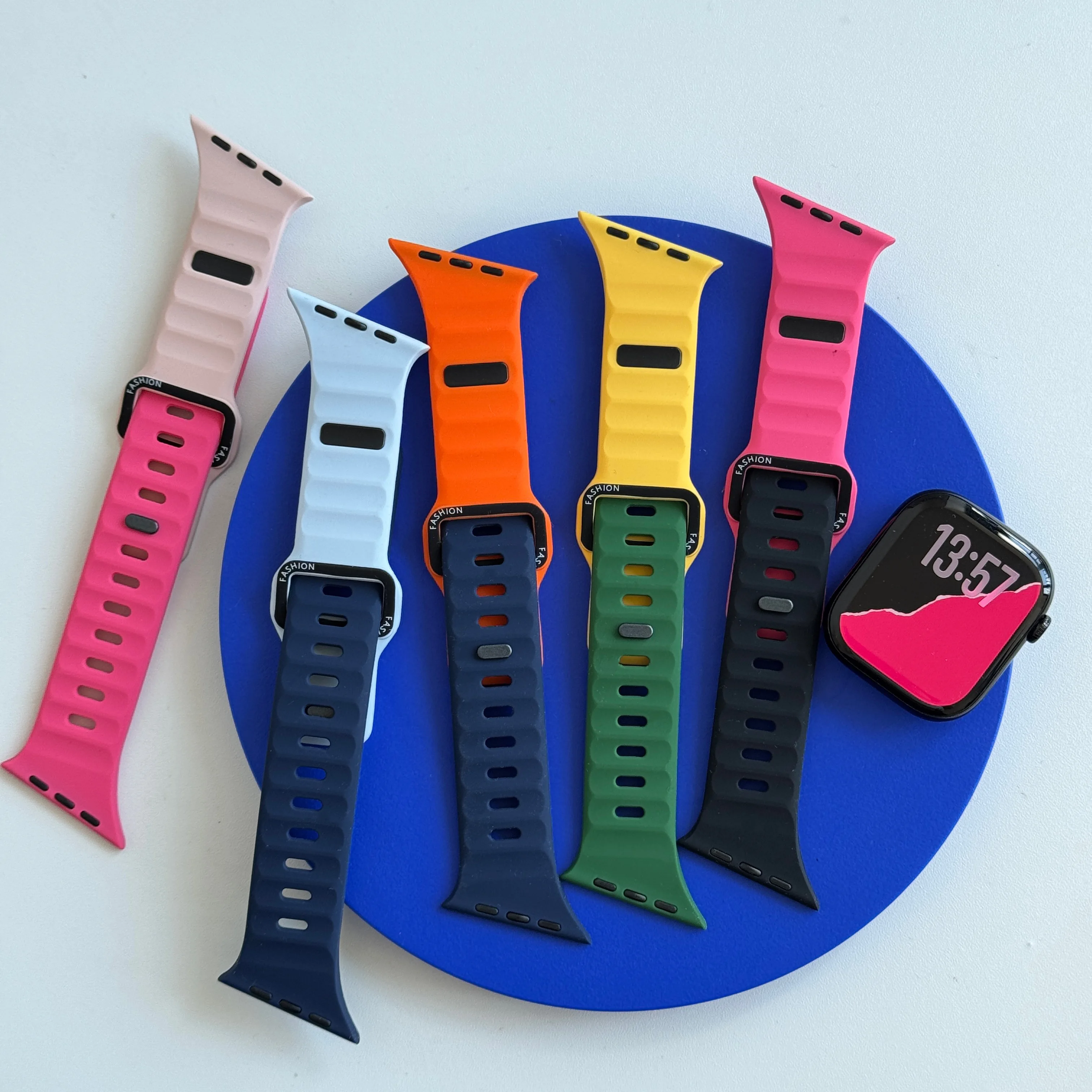 Nouveau bracelet en silicone incliné pour Apple Watch Ultra 49mm 40mm 41mm 44mm 45mm 46mm, compatible avec les séries iWatch 11 10 9 8 7 6 SE