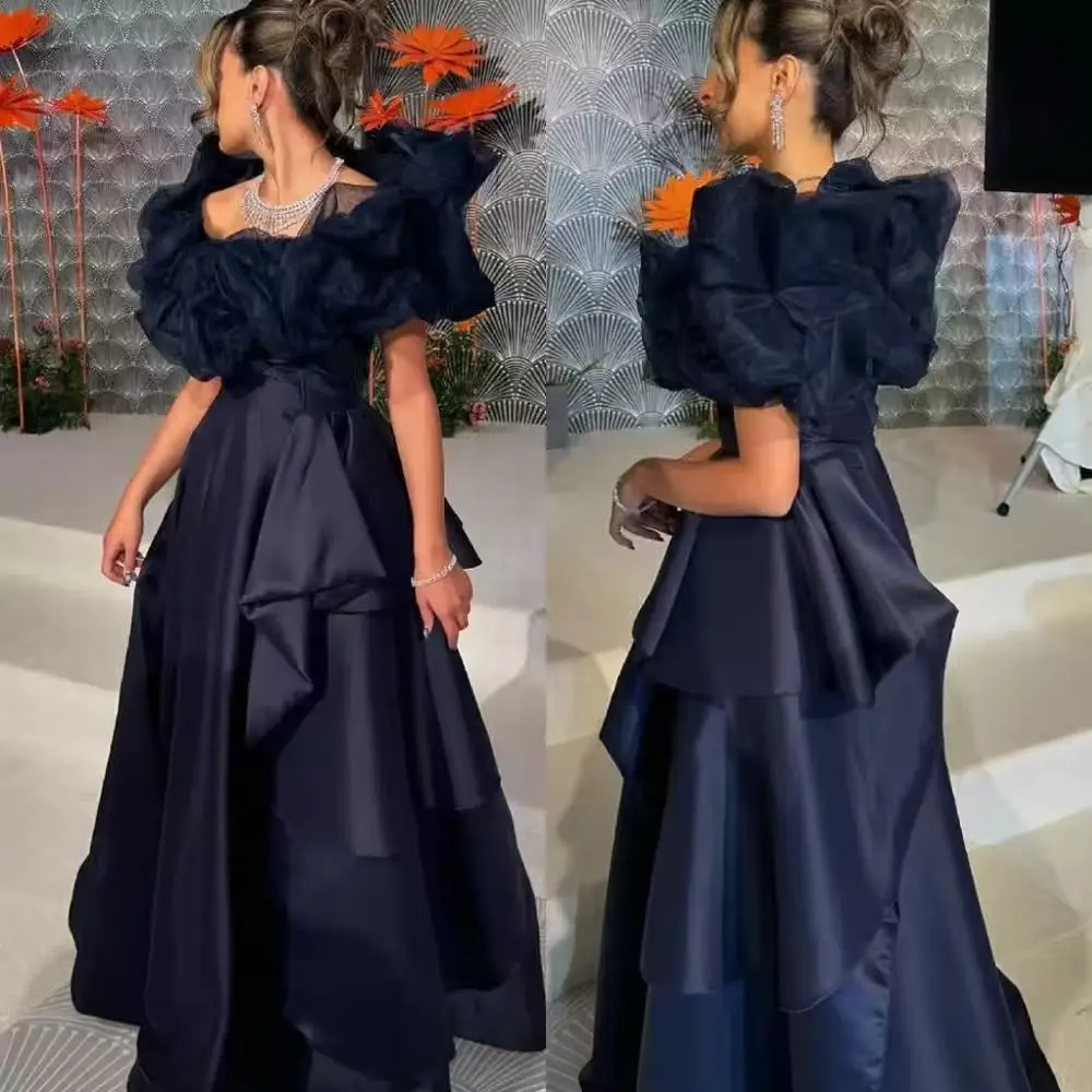 Marineblaues 2026-Abendkleid aus Satin, schulterfrei, A-Linie, Abendkleid, schlicht, elegant, arabische Abschlussball-Party-Kleider, individuell gestaltet