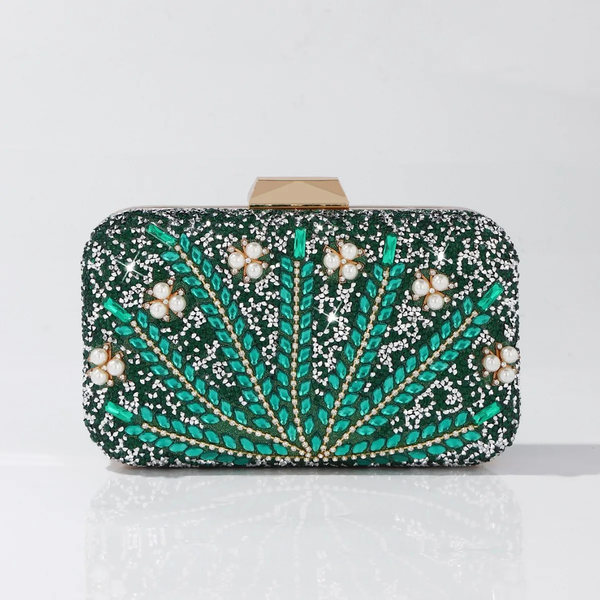 حقيبة كلاتش مسائية فاخرة مزينة بحجر الراين واللؤلؤ باللون الأخضر للنساء - محفظة للحفلات بنمط الأزهار اللامعة مع حزام سلسلة