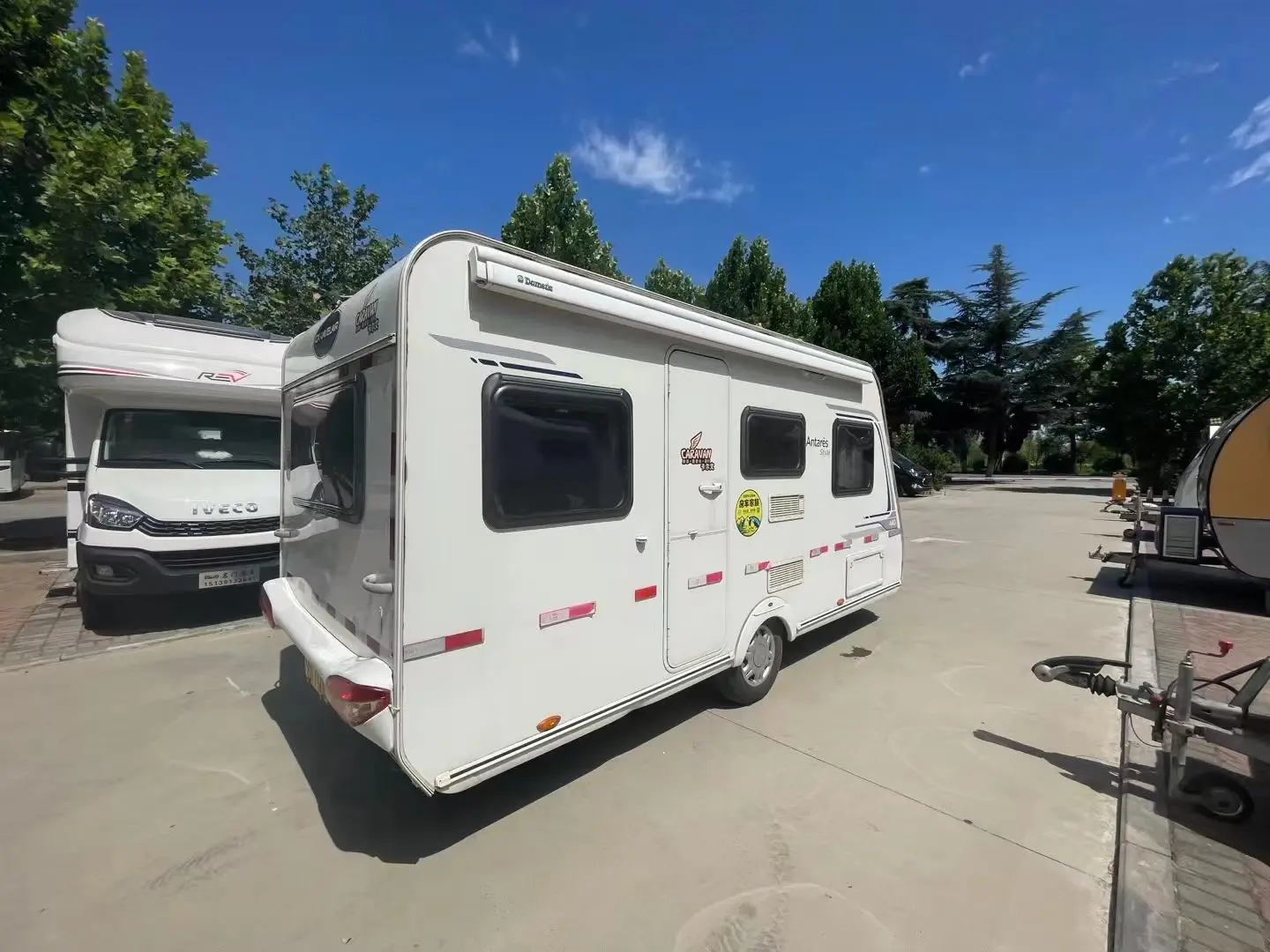 High Appearance Towable Rv Enclosed Movable Function Self-Driving Semi-off Road Dual Axles 4T Payload Travel Trailers Caravan
