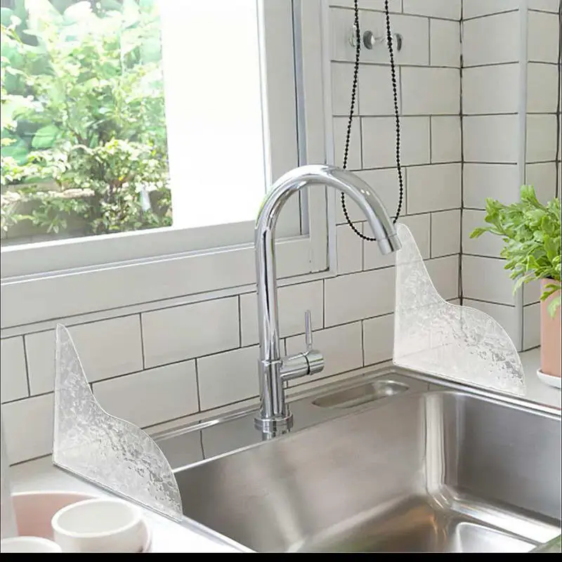 

1 Pair Adjustable 90-105 Degree Acrylic Sink Splash Guard Waterproof Water Baffle Countertop Anti-Splash Protector for Kitchen